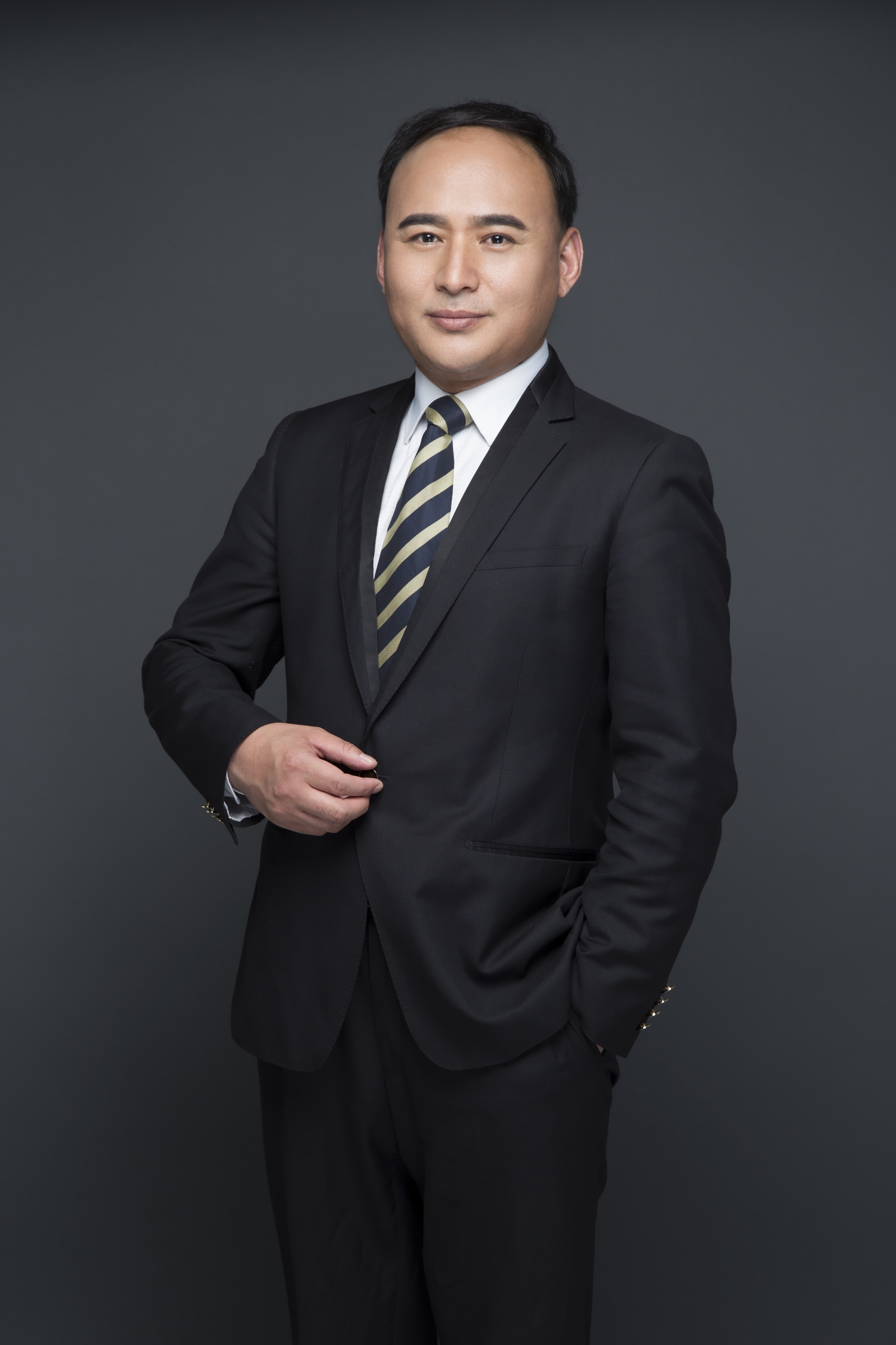 邱鲁意 艺术总监 & 首席设计师
